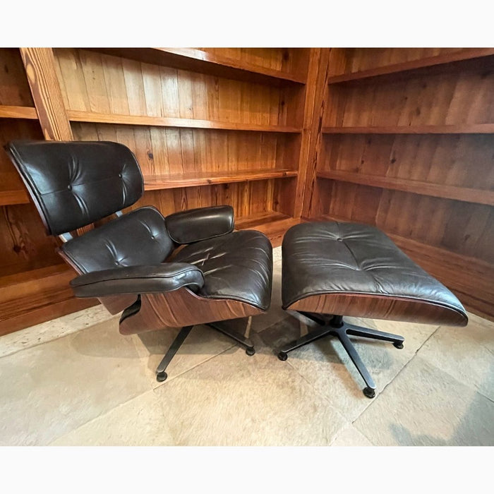 Chaise Longue com Puff Charles Eames Preta