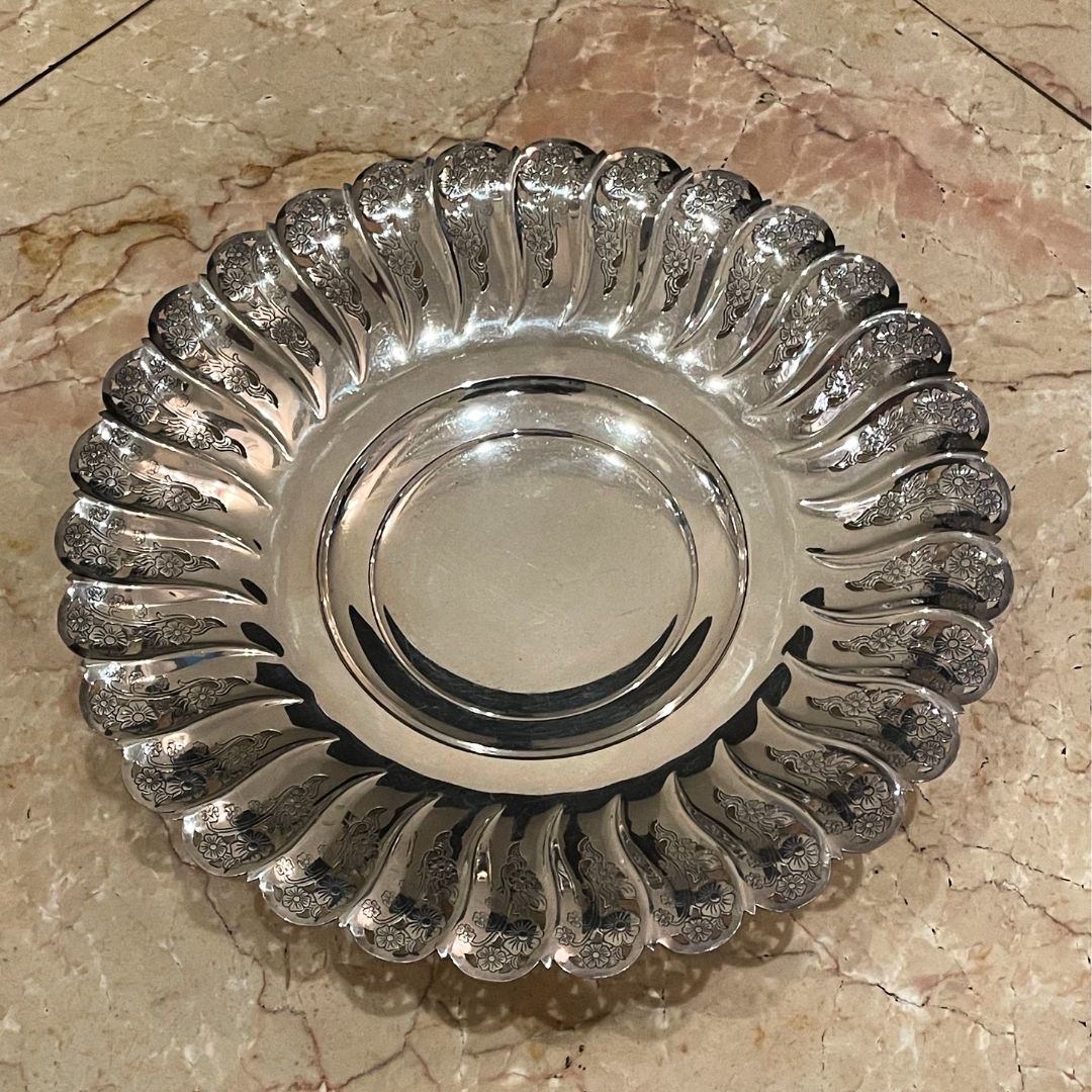 Fruteira Três Pés em Metal Prateado