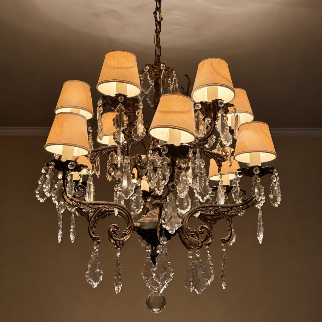Lustre de 12 Luzes com Cúpulas e Cristais