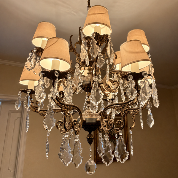 Lustre de 12 Luzes com Cúpulas e Cristais