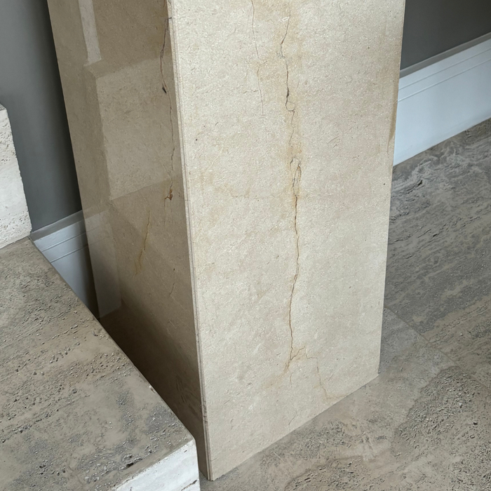 Coluna Decorativa em Mármore Travertino