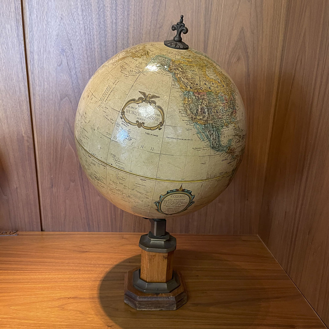 Globo em Madeira