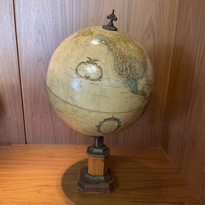 Globo em Madeira