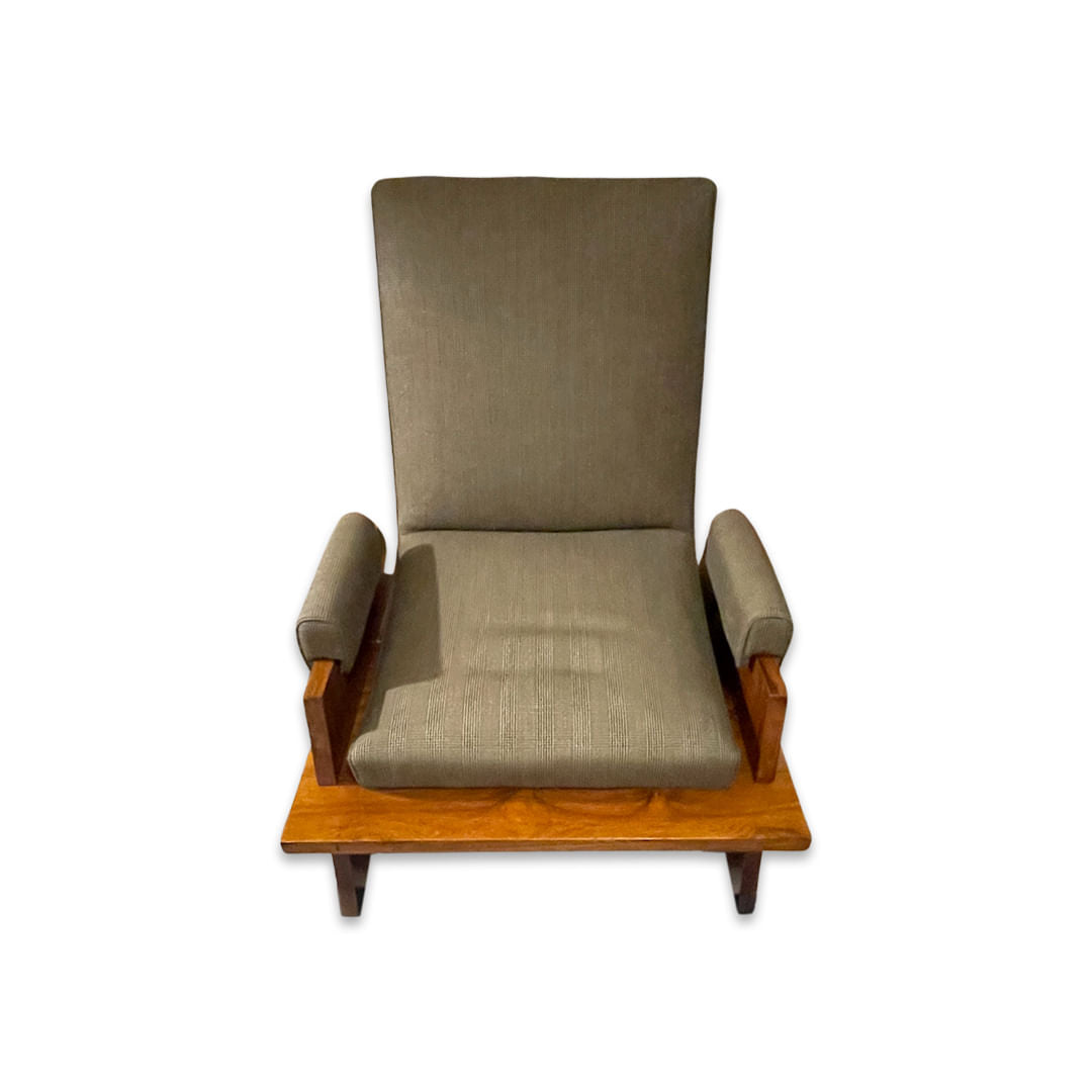 Par de Poltronas em Madeira