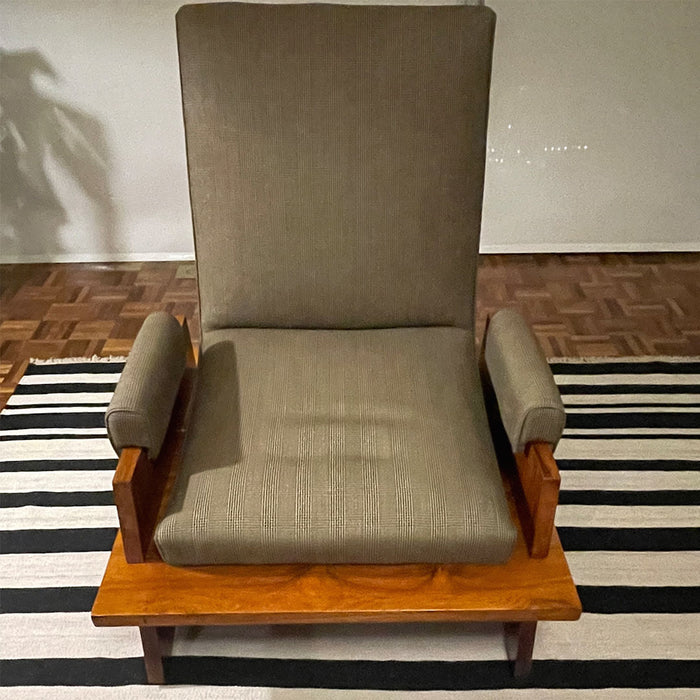 Par de Poltronas em Madeira