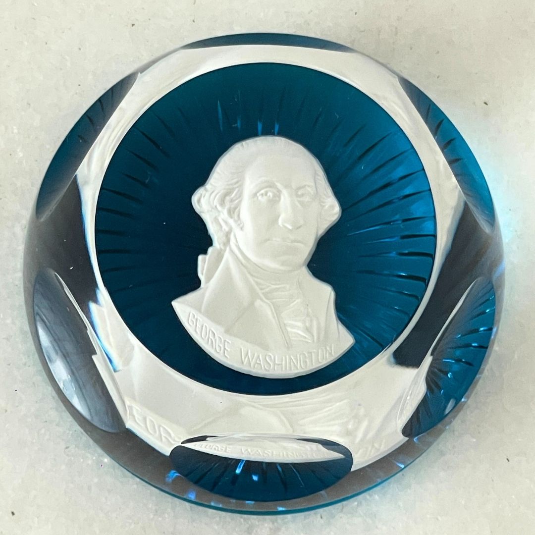 Peso para Papel em Cristal Baccarat George Washington
