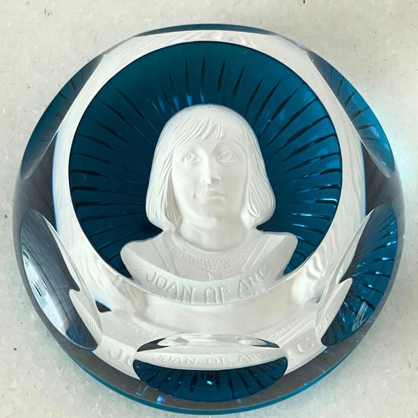 Peso para Papel em Cristal Baccarat Joana D'arc I