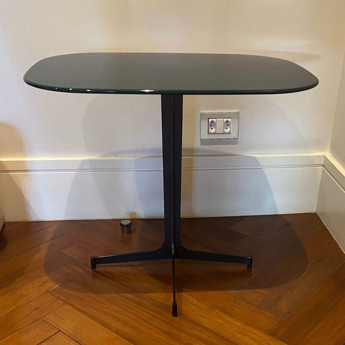 Mesa Lateral em Laca
