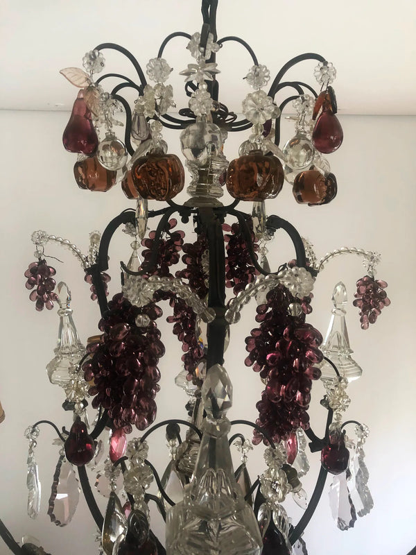 Lustre em ferro forgé com frutas e pingentes em cristal