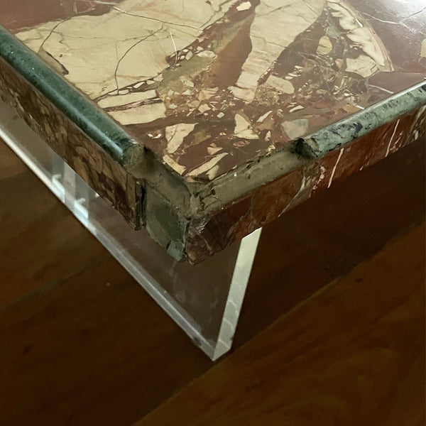 Mesa de Centro com Tampo em Mármore