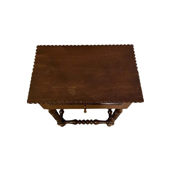Mesa Auxiliar Estilo Manuelino