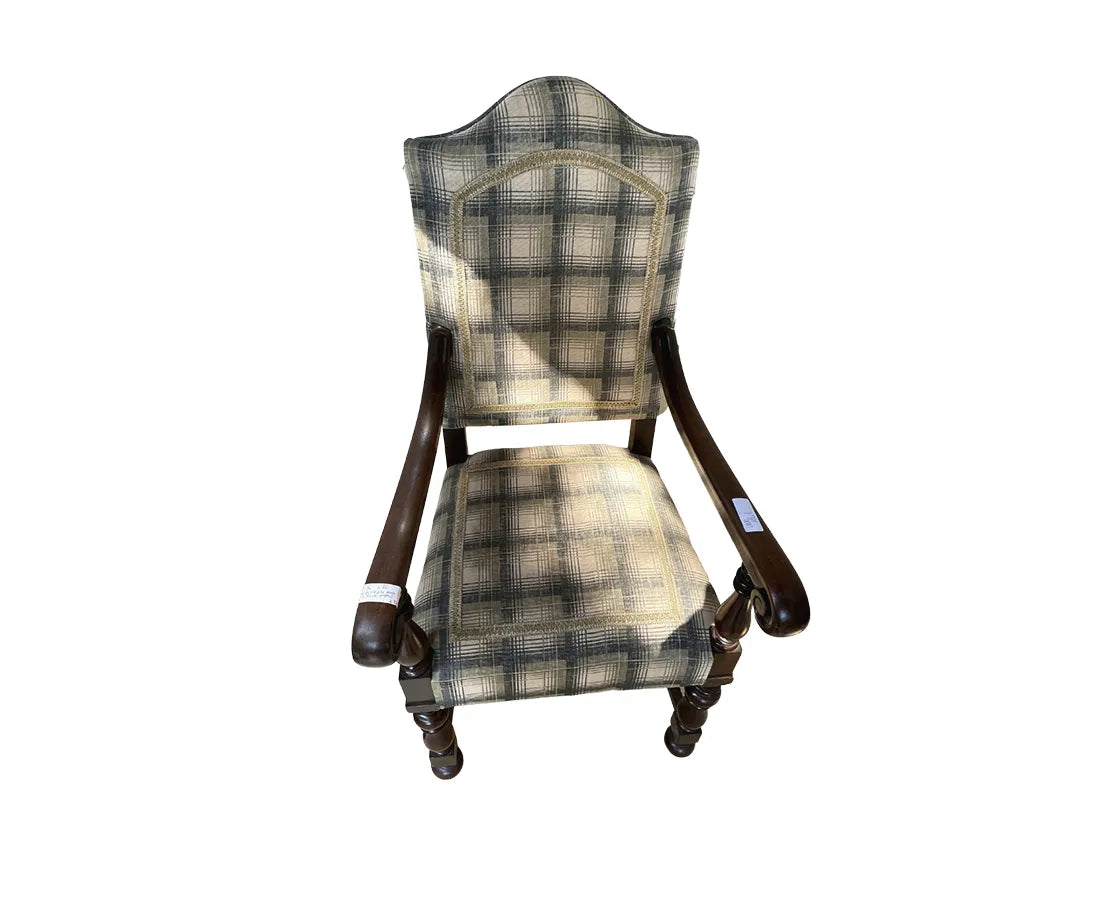 Par de Poltronas em Madeira com Tecido